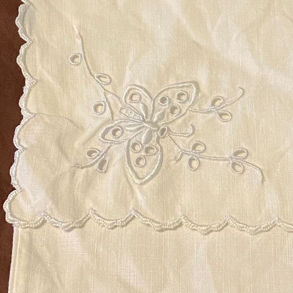 Butterfly White Cotton Cloth Bun Warmer Detailed Stitching - Picture 3 of 8